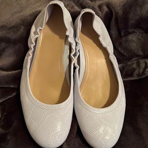 Vionic size 9 1/2 white Alexa Ballet Flats